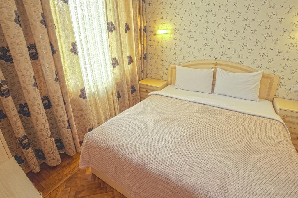 Apart Hotel Kvartira 1 Odessa Ngoại thất bức ảnh