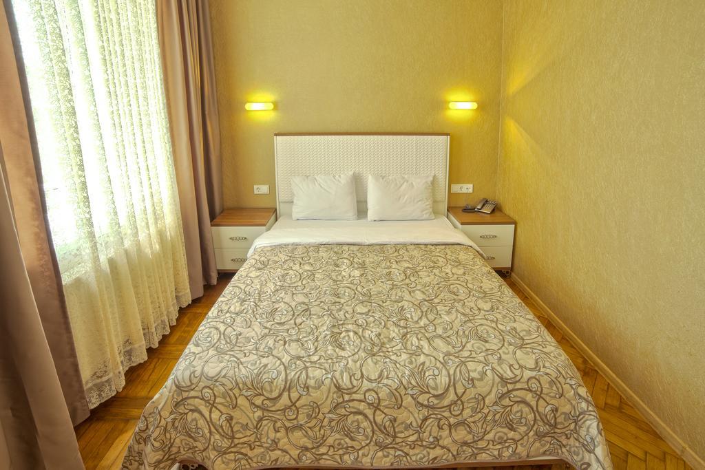 Apart Hotel Kvartira 1 Odessa Ngoại thất bức ảnh